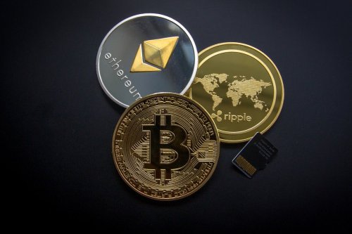 Digital Currency vs. Cryptocurrency: The Pros and Cons | Fincyte