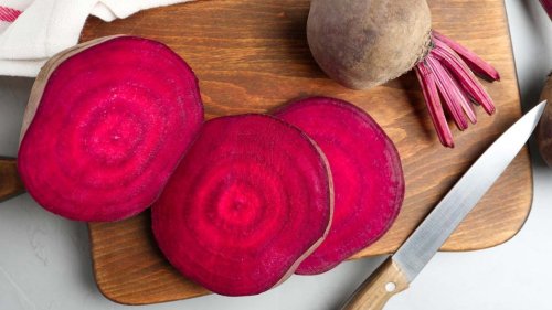 This Pantry Staple Prevents Beets Stains From Ruining Your Cutting Board