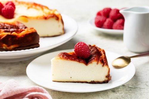 TikTok’s 3-Ingredient Greek Yogurt Cake Is Low-Carb, Creamy and Packed With Protein