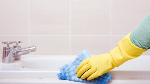 We’ve All Been Cleaning Our Bathtubs Wrong
