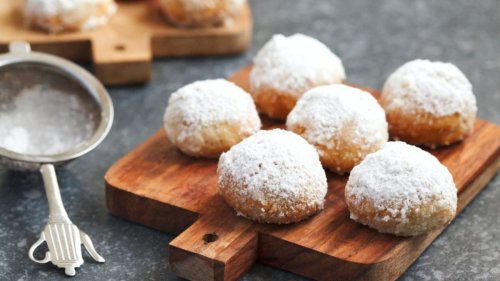 This Mexican Wedding Cookies Recipe Bakes Up to Buttery, Crumbly + Nutty Perfection