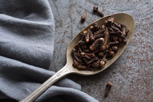 Detoxify Your Liver, Lower Blood Sugar, and Fight Cancer with Cloves