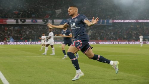 Ligue 1: Kylian Mbappe says he consulted Emmanuel Macron over PSG deal