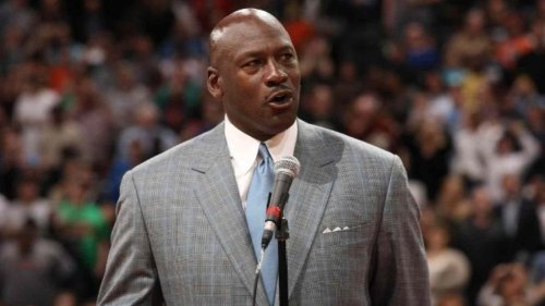“They ask for BLACK role model and then keep stabbing me” Michael Jordan called out media for their double standards » FirstSportz