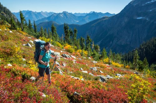 DAV-Experte erklärt, was man beim Wandern im Herbst beherzigen sollte
