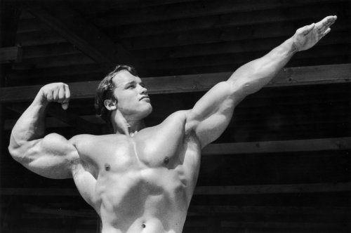 Witziger Video-Clip aus den 1970ern! Arnold Schwarzenegger gibt Bodybuilding-Tipps