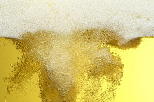 Alkoholfreies Bier soll schlank machen – was ist dran?