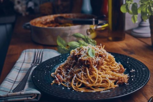 Offizielles Rezept für Spaghetti Bolognese hat sich geändert – das darf nicht mehr rein - FIT FOR FUN