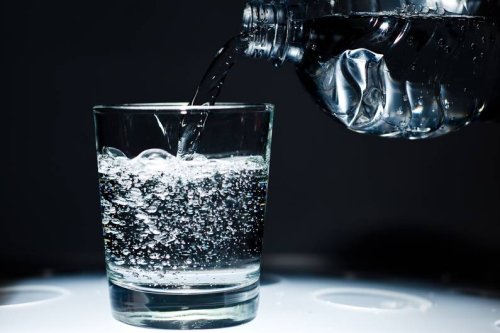 Mineralwasser bei Stiftung Warentest & ÖKO-TEST: Überraschende Sieger und Verlierer - FIT FOR FUN