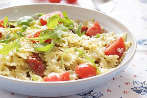 Steffen Henssler verrät Rezept: So gelingt dir der perfekte Nudelsalat - FIT FOR FUN