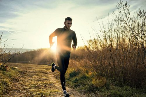 Raus aus dem Bett: Sechs Gründe, warum du morgens trainieren solltest - FIT FOR FUN