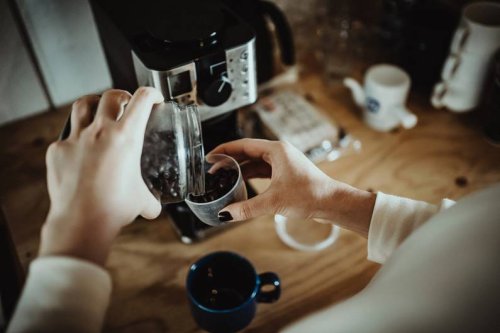 Kaffeemaschinen mit Mahlwerk: Vier Modelle für Kaffee wie vom Barista - FIT FOR FUN