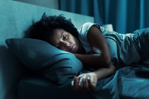 Smartphone und PC sind es nicht: Diese Angewohnheit lässt dich richtig schlecht schlafen - FIT FOR FUN