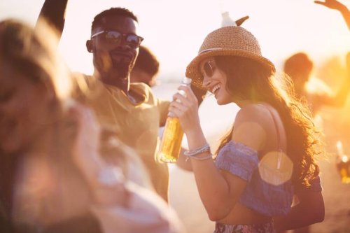 Alkohol im Sommer: Wird man bei Hitze wirklich schneller betrunken?