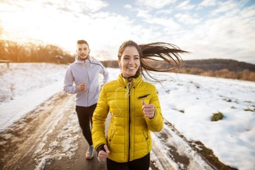 Sport bei Schnee: Sind Outdoor-Workouts in der Kälte gesund? - FIT FOR FUN