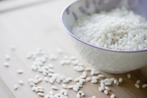 Warum du Reis in den Kleiderschrank stellen solltest