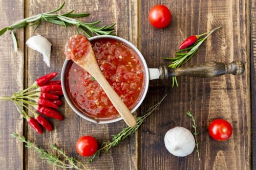 Tomatensoße zu sauer? Zucker ist nicht die Lösung – probier diese Zutat