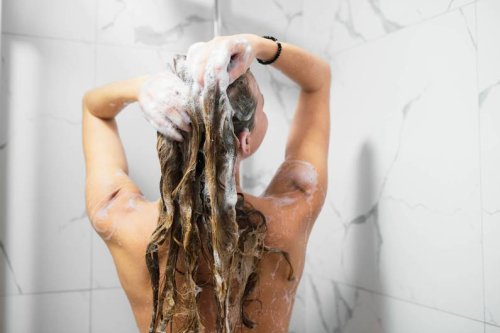 Deswegen haben wir unsere Haare bislang falsch gewaschen - FIT FOR FUN