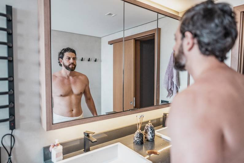 Er achtete nur auf zwei Dinge: Mann nimmt 70 Kilo ab – mit dieser Routine