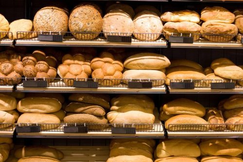 Kann Übelkeit und Kopfschmerzen verursachen: Deutscher Hersteller ruft Brot zurück - FIT FOR FUN