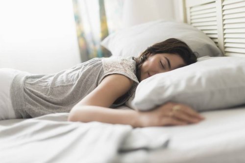Selbstbefriedigung: Einfache Technik lässt dich besser und tiefer schlafen - FIT FOR FUN