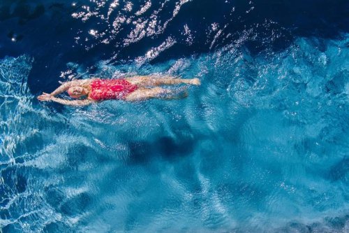 Harvard-Kardiologin erklärt: So gut ist es, wenn du oft schwimmst
