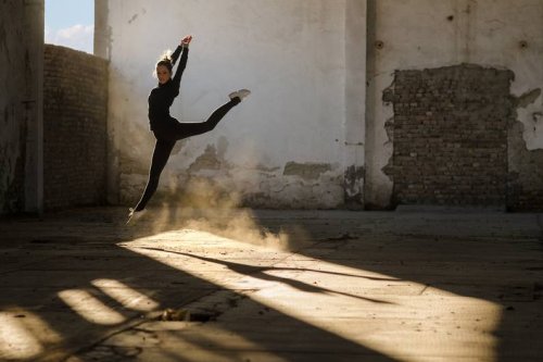 Von Tänzerinnen inspiriert: Vier Übungen für starke Beine und einen straffen Po - FIT FOR FUN