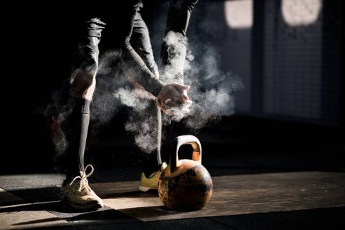 Krafttraining: So schwer müssen Gewichte sein, um Muskeln aufzubauen