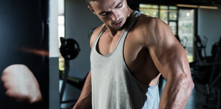 Build Bigger, Stronger, and Broader Shoulder With This 20-Min Upper Body Workout