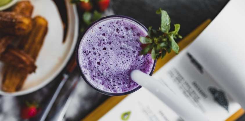 This Blueberry Smoothie Is Full of Longevity-promoting Nutrients