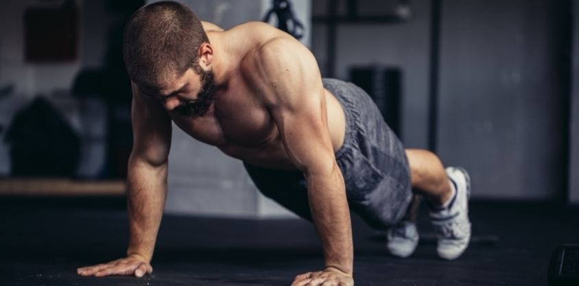 The Right Way to Do a Push-Up, Says a Top Trainer