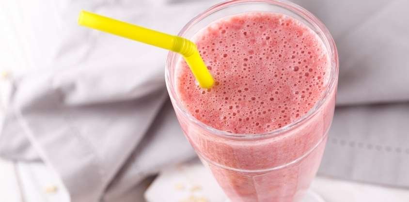 The Most Delicious Strawberry Banana Smoothie Recipe - Fitwirr