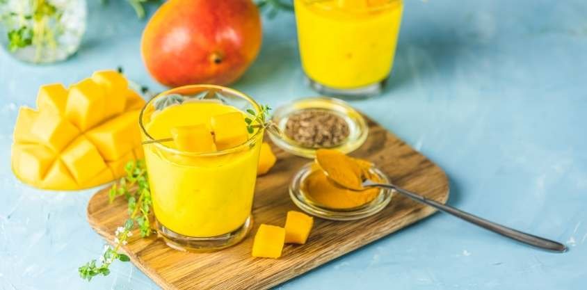 Gut Healing and Anti-Inflammatory Turmeric Mango Smoothie Recipe