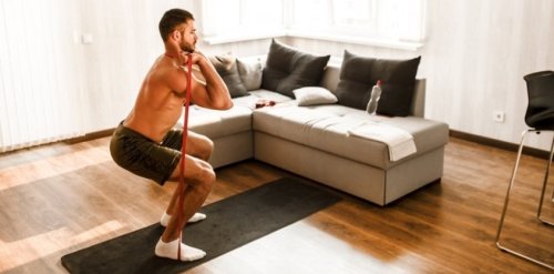 This 4-Move Resistance Band Workout Builds Full-body Strength in Just a Month