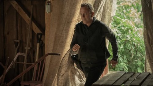 Kiefer Sutherland goes down the Rabbit Hole in trailer for Paramount+ spy series