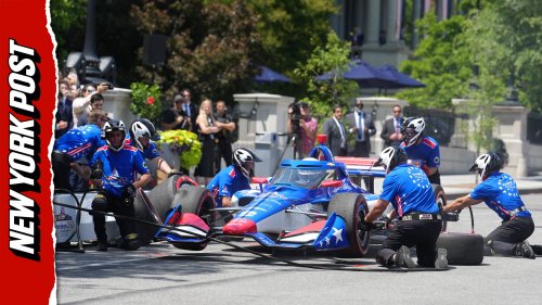 Pit crew stuns White House crowd with lightning-fast tire change