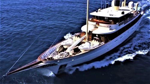 The Most Outrageous Features Of Johnny Depp's Former Pirate-Themed Superyacht   