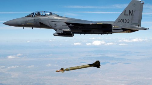 Israel is using high-powered bombs to maximise deaths in Gaza, experts say