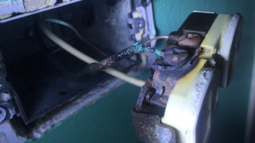 Safety tips to keep in mind when doing DIY electrical work in your home