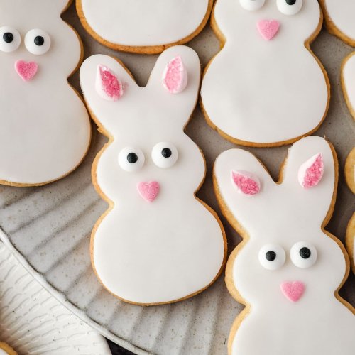 TREAT YOURSELF TO THE BEST EASTER COOKIE RECIPES