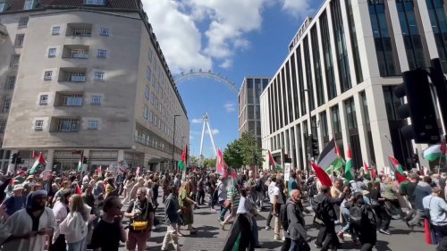 UK: 'Exist, resist, return': Tens of thousands march in London to Mark 77 years since Nakba (2)