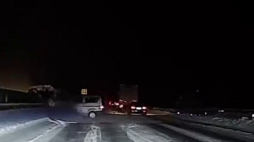 Van driver loses control in icy conditions - turning a perfect 360 degrees before carrying on their journey