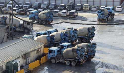 South Korea widens back-to-work orders on striking truckers