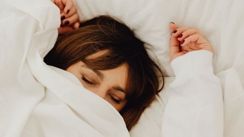 I tried the 10-3-2-1-0 sleep hack & I’ve never slept better