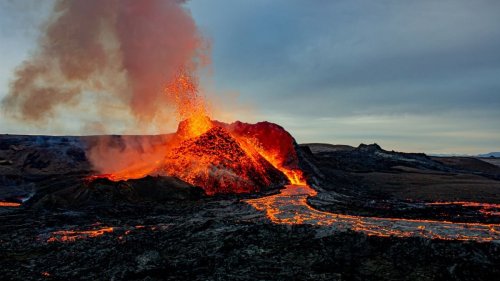Live Updates: Volcano Eruption Unfolds in Iceland