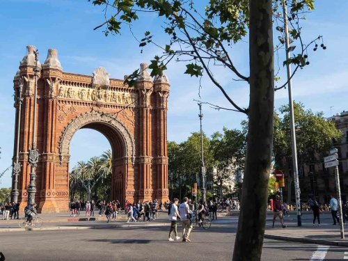 What's the Secret to Seeing The Best of Barcelona? Discover the City's Charms 