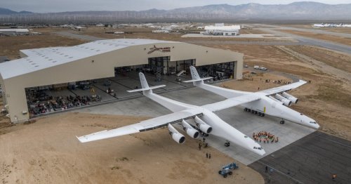 World's largest plane carries hypersonic test vehicle into the air