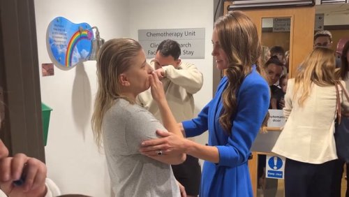 Kate shares poignant moment with young mother completing cancer treatment during hospital visit