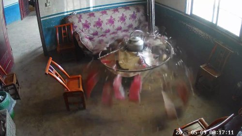 China: Living room table shatters as kettle boils