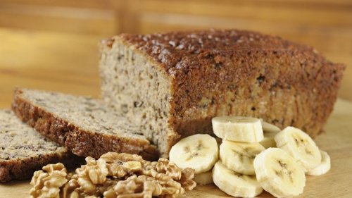 6 Mistakes You're Making When It Comes To Banana Bread